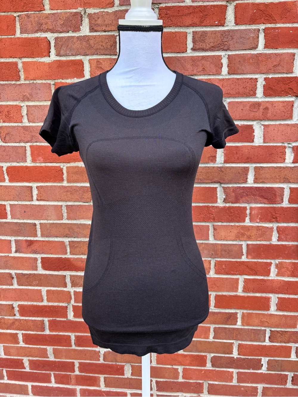 Lululemon Black Swiftly Tech Short Sleeve Seamless Crew Neck Shirt Womens 6